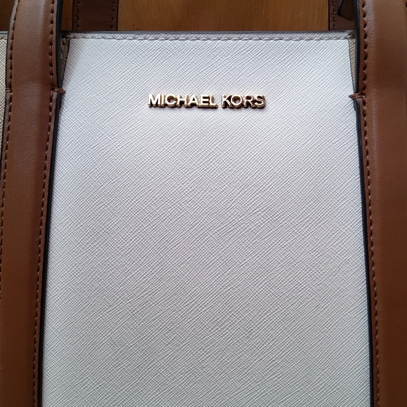 Michael Kors Pratt Small Tote Bag (Camel MLT) - Picture 3 of 16